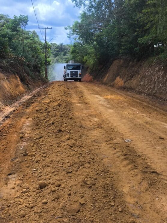 Prefeitura de Porto Seguro realiza recuperação de ladeiras do Imbiruçu e Acaufa 12