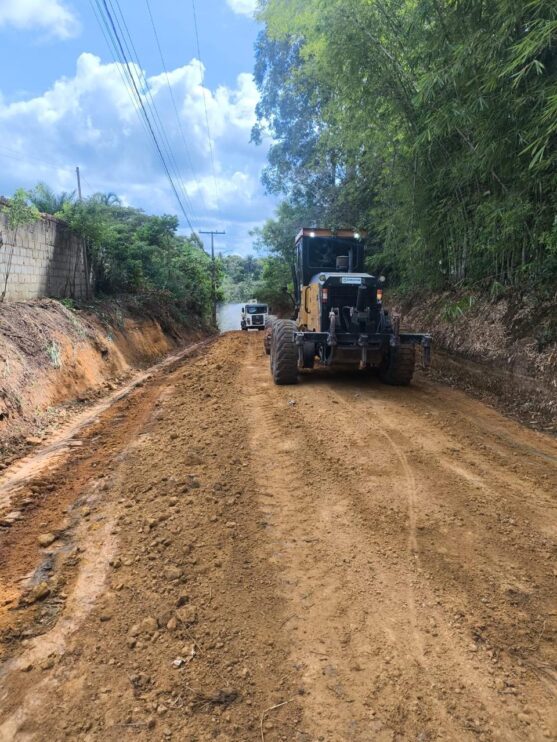Prefeitura de Porto Seguro realiza recuperação de ladeiras do Imbiruçu e Acaufa 9