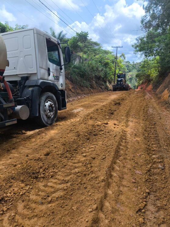 Prefeitura de Porto Seguro realiza recuperação de ladeiras do Imbiruçu e Acaufa 13