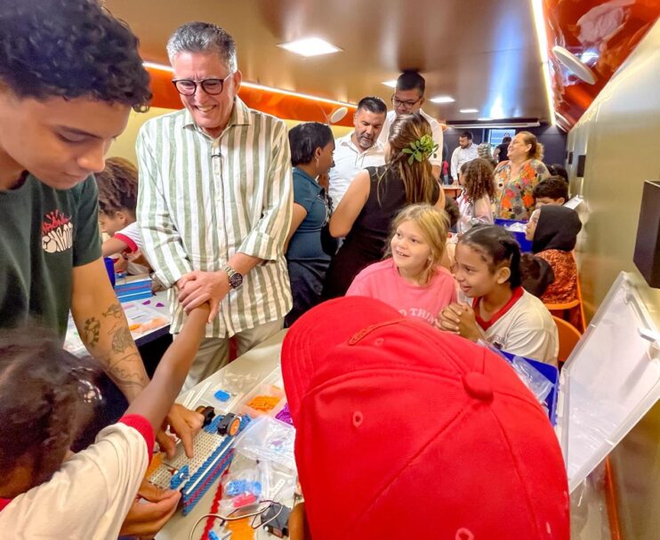 Prefeito visita projeto de robótica e avalia rumos da educação 20