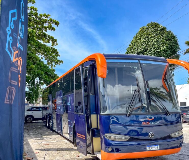 Prefeito visita projeto de robótica e avalia rumos da educação 22