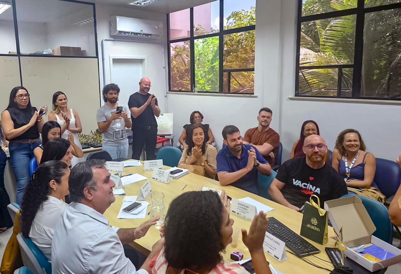 Secretário de Saúde de Porto Seguro recebe Prêmio Gestor de Ouro 5