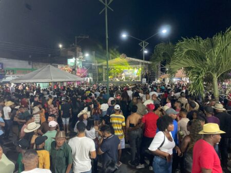 Enzo O Bruxo levanta multidão na Cavalgada de São Jorge em Dom Macedo Costa 6