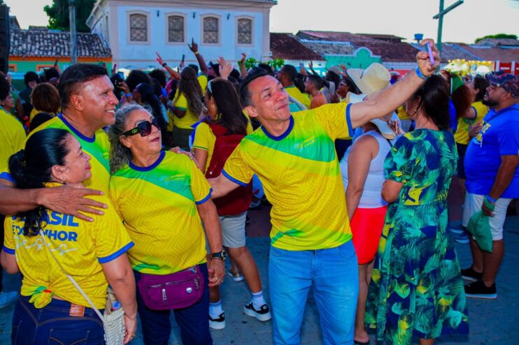 Fé toma ruas de Porto Seguro marcando 526 anos do Brasil com Marcha do Resgate e show da Banda Manancial 28