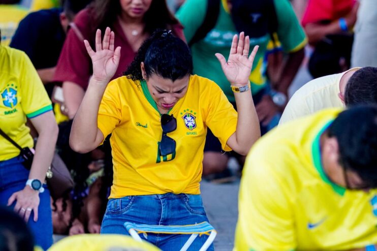Fé toma ruas de Porto Seguro marcando 526 anos do Brasil com Marcha do Resgate e show da Banda Manancial 22