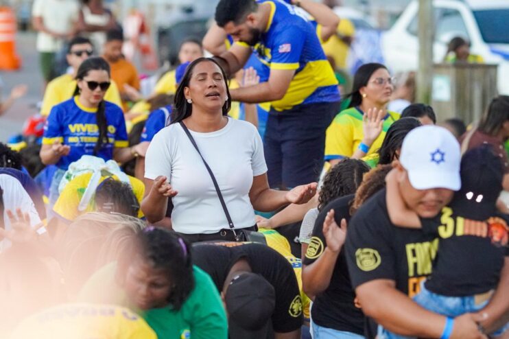 Fé toma ruas de Porto Seguro marcando 526 anos do Brasil com Marcha do Resgate e show da Banda Manancial 21