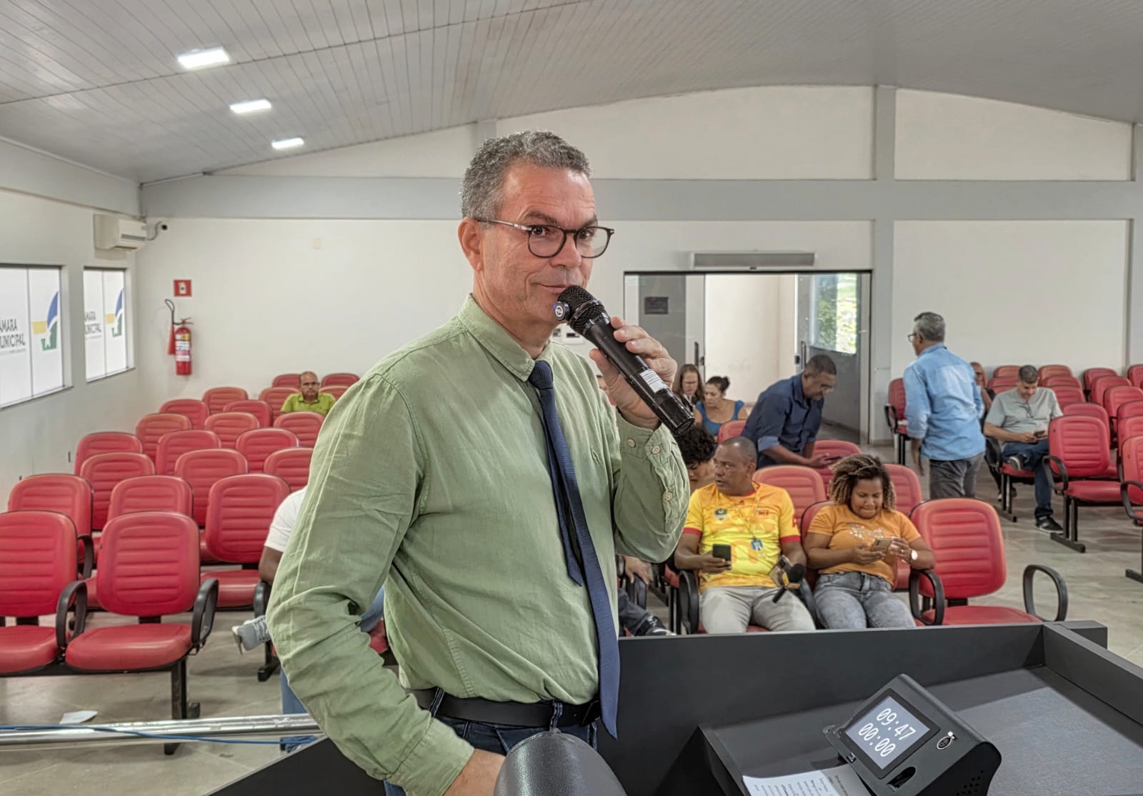 Câmara de Eunápolis aprova PL que proíbe soltura de fogos de artifício com estampido 7