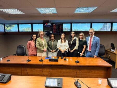 Cláudia Oliveira é eleita presidente da Comissão dos Direitos da Mulher da Alba 6