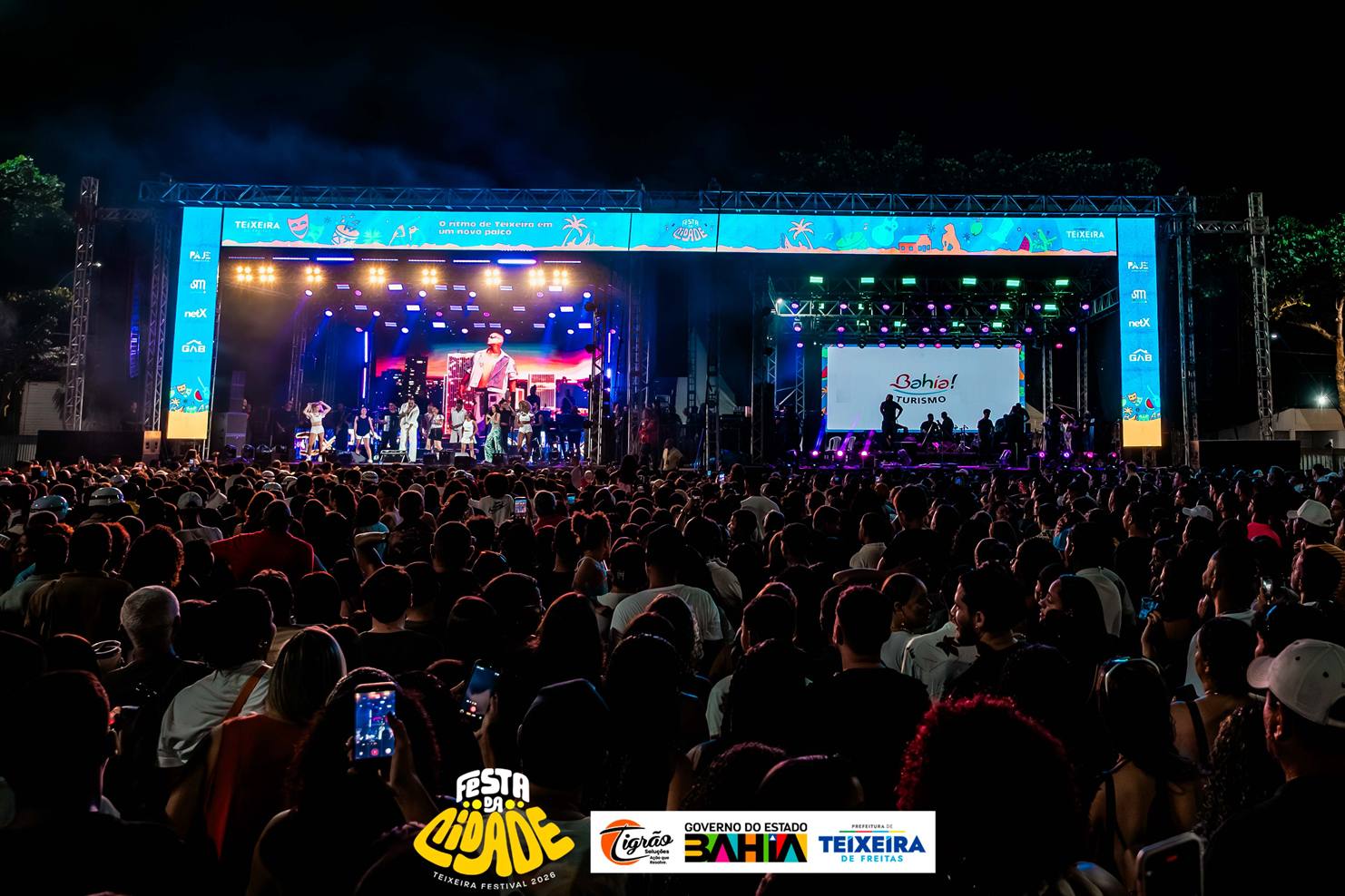 Última noite do Teixeira Festival 2026 é marcada por show histórico de Léo Santana 4