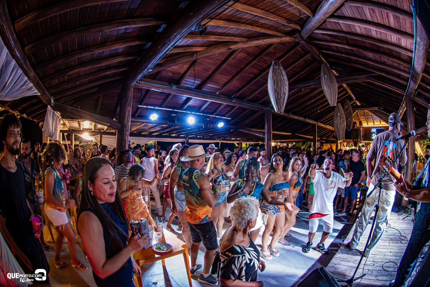 Pagode 360º ferve o Area Beach com noite inesquecível ao som de PagoSamba e Me Leva 73 5
