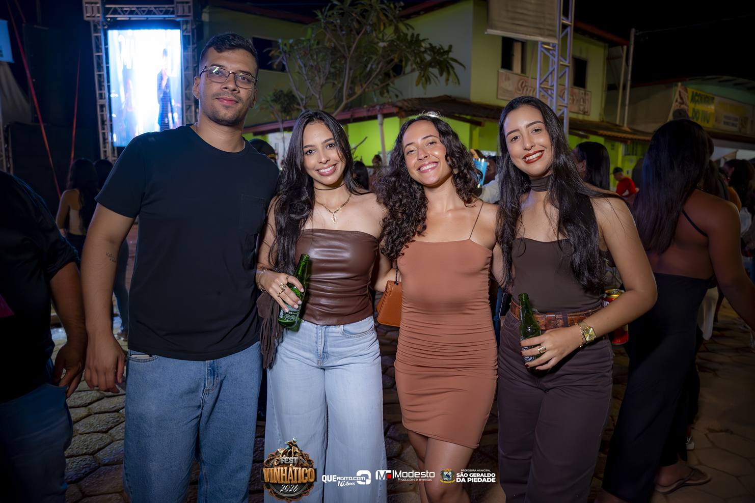 Franciele Silva contagia público na primeira noite do Fest Vinhático 2026 7