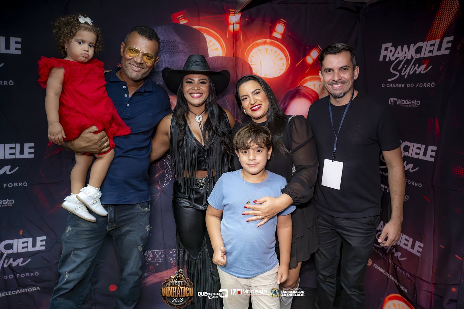 Franciele Silva contagia público na primeira noite do Fest Vinhático 2026 11