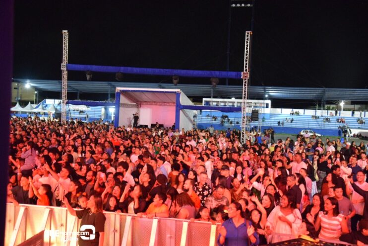Eunápolis celebra 38 anos com grande noite gospel e show marcante de Valesca Mayssa 23