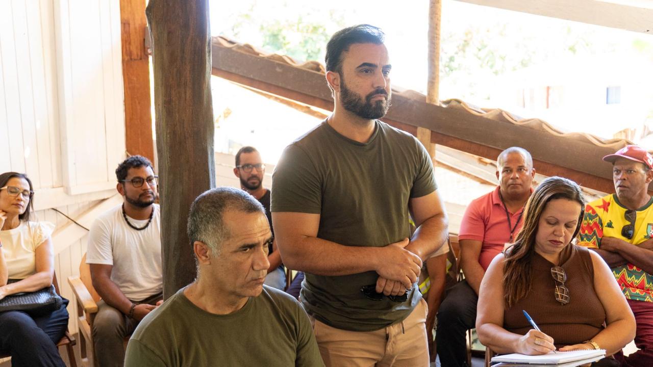 GESTÃO PARTICIPATIVA: Prefeitura promove reunião em Caraíva e ouve demandas de pousadeiras e associações locais 8