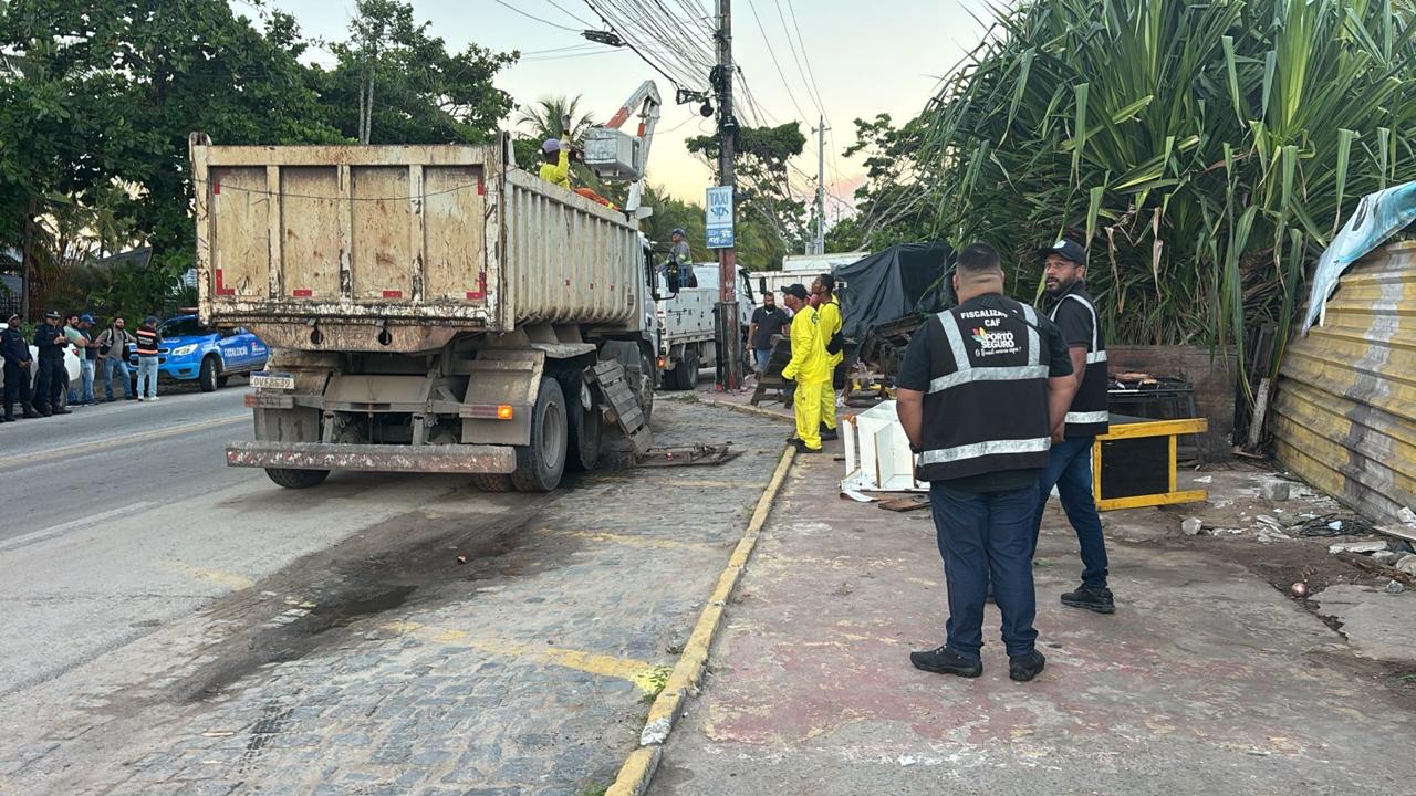 Prefeitura de Porto Seguro realiza operação de ordenamento na Orla Norte por determinação do Ministério Público 8