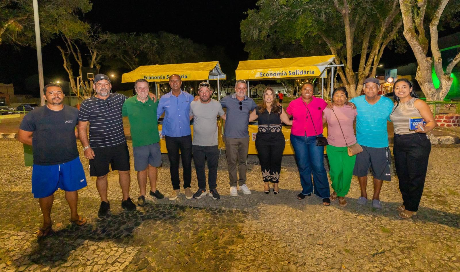 Deputada Cláudia Oliveira entrega ambulância e barracas da economia solidária em Canavieiras 6