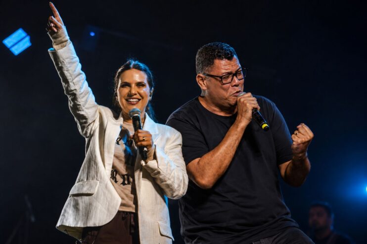Adora Eunápolis reúne grandes nomes da música gospel em noite especial de louvor e adoração Adora Eunápolis reúne grandes nomes da música gospel em noite especial de louvor e adoração 133