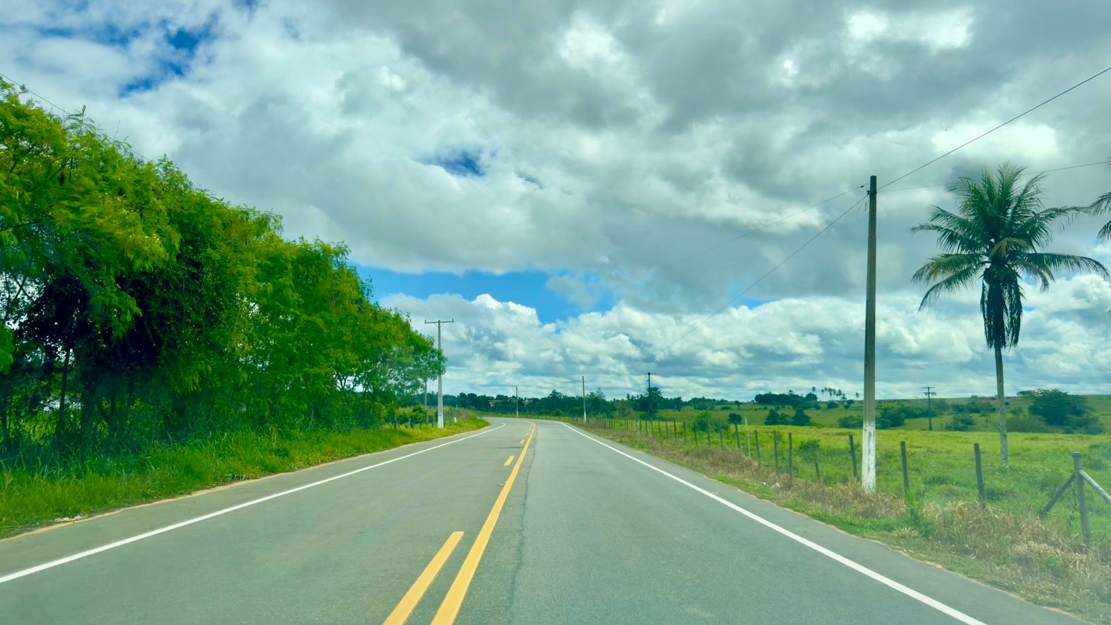 Parceria entre Prefeitura de Eunápolis e Governo do Estado revitaliza sinalização viária da Estrada da Colônia 8