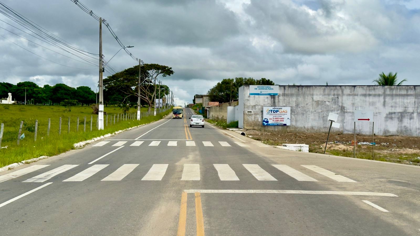 Parceria entre Prefeitura de Eunápolis e Governo do Estado revitaliza sinalização viária da Estrada da Colônia 7