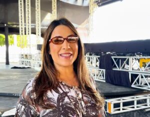 Deputada Cláudia Oliveira acompanha montagem da estrutura do Pedrão 2026 1