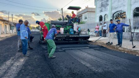 Prefeitura de Eunápolis avança com obras de pavimentação nos bairros Juca Rosa, Pequi e Nova Esperança 125