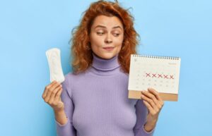 Você sente um cansaço que não passa durante ou após o ciclo menstrual? Entenda o que pode ser 117