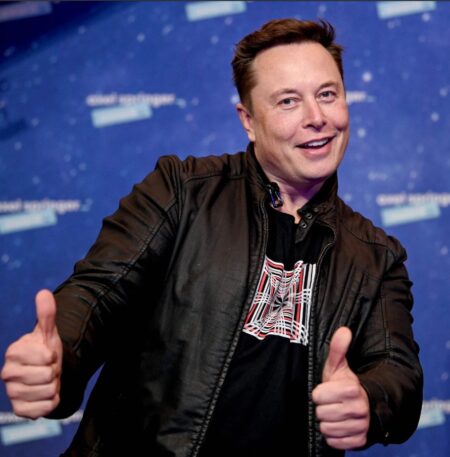 Elon Musk se torna o primeiro trilionário do mundo após IPO da SpaceX Elon Musk se torna o primeiro trilionário do mundo após IPO da SpaceX 125