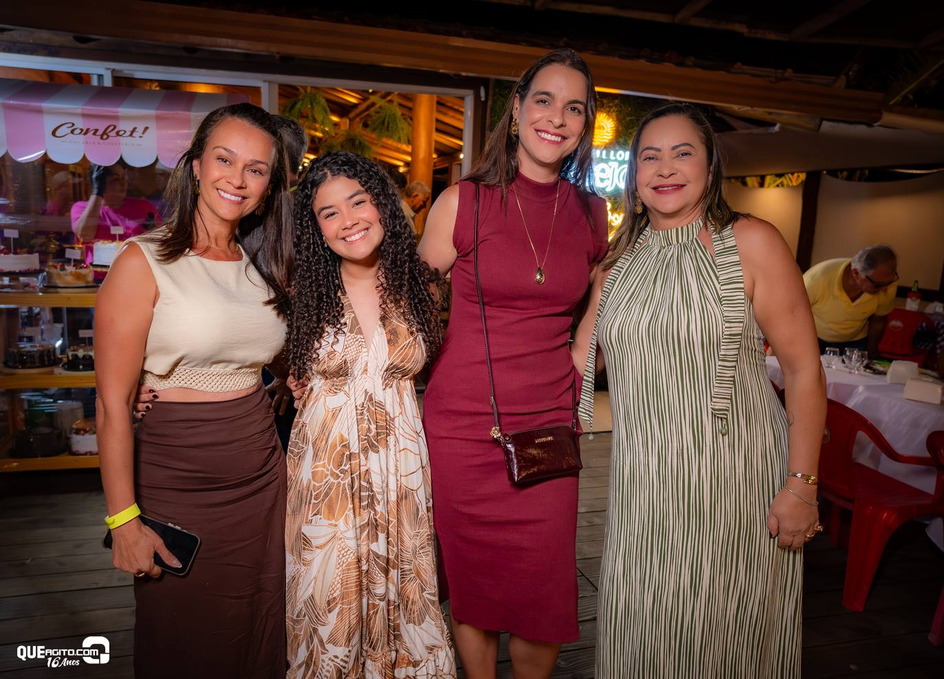 Projeto Mãos que Ofertam realiza jantar beneficente na Cabana Area Beach 11