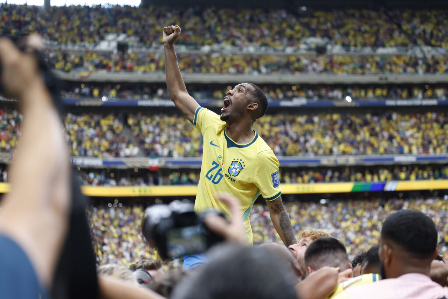 Com eliminação da Alemanha, Brasil seguirá como único pentacampeão por mais quatro anos Com eliminação da Alemanha, Brasil seguirá como único pentacampeão por mais quatro anos 5