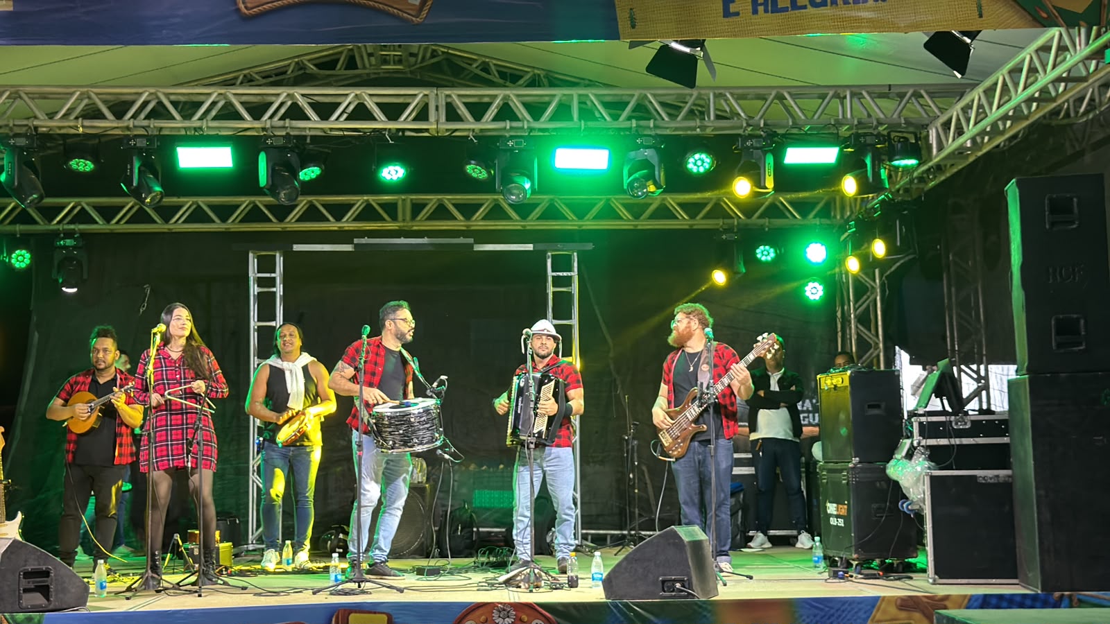 São João dos Bairros segue animando Eunápolis com muita cultura, tradição e forró 8