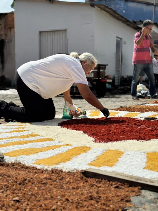 Procissão e missas reúnem fiéis em celebração de Corpus Christi em Porto Seguro 11