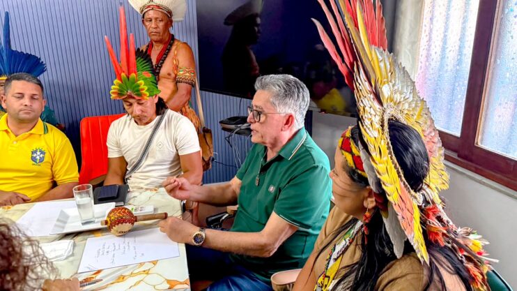 Prefeito Jânio Natal reafirma apoio aos indígenas da Aldeia Velha 21