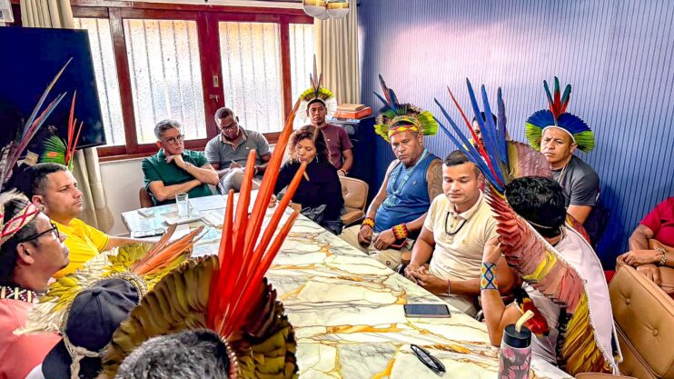 Prefeito Jânio Natal reafirma apoio aos indígenas da Aldeia Velha 20