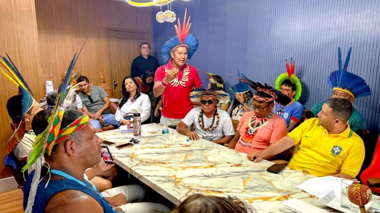 Prefeito Jânio Natal reafirma apoio aos indígenas da Aldeia Velha 17