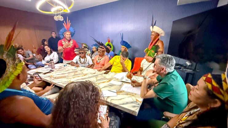 Prefeito Jânio Natal reafirma apoio aos indígenas da Aldeia Velha 10