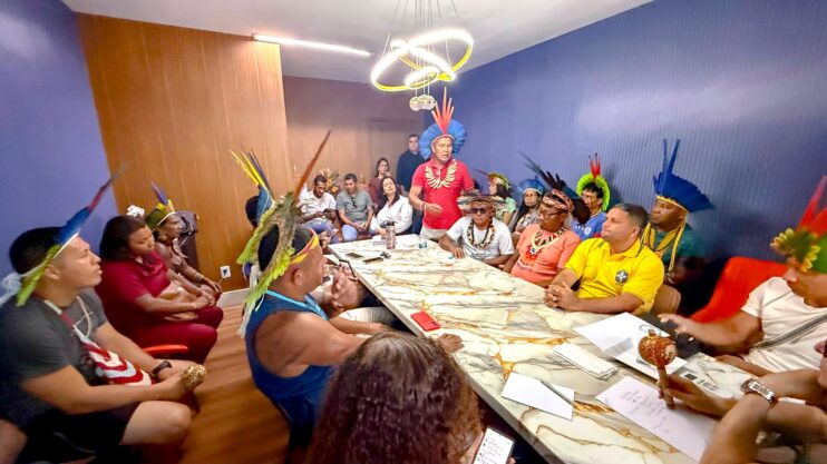 Prefeito Jânio Natal reafirma apoio aos indígenas da Aldeia Velha 11