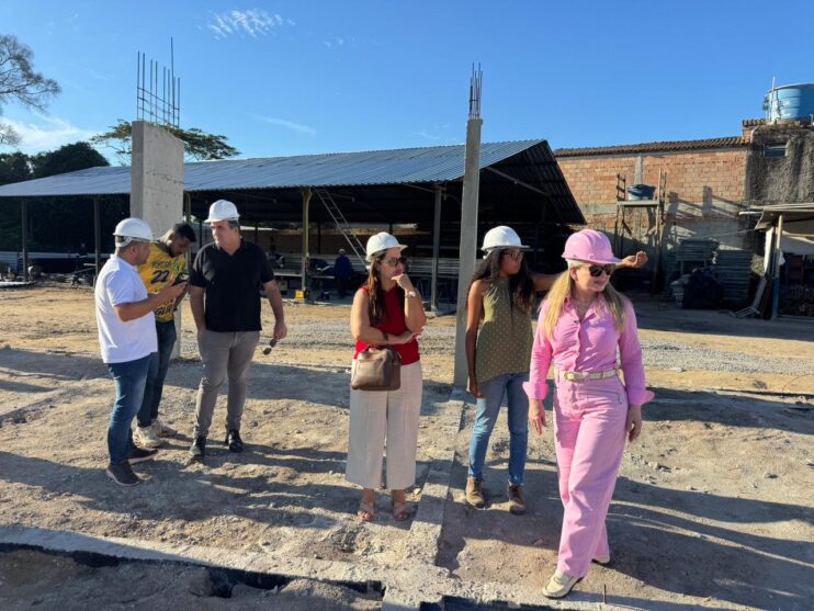 Secretária da Mulher de Porto Seguro visita obras municipais nas áreas de Educação e Saúde 12
