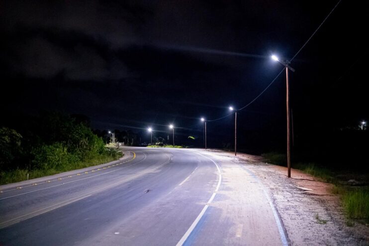 Prefeitura de Porto Seguro implanta iluminação e reforça segurança no semi-anel viário Prefeitura de Porto Seguro implanta iluminação e reforça segurança no semi-anel viário 4