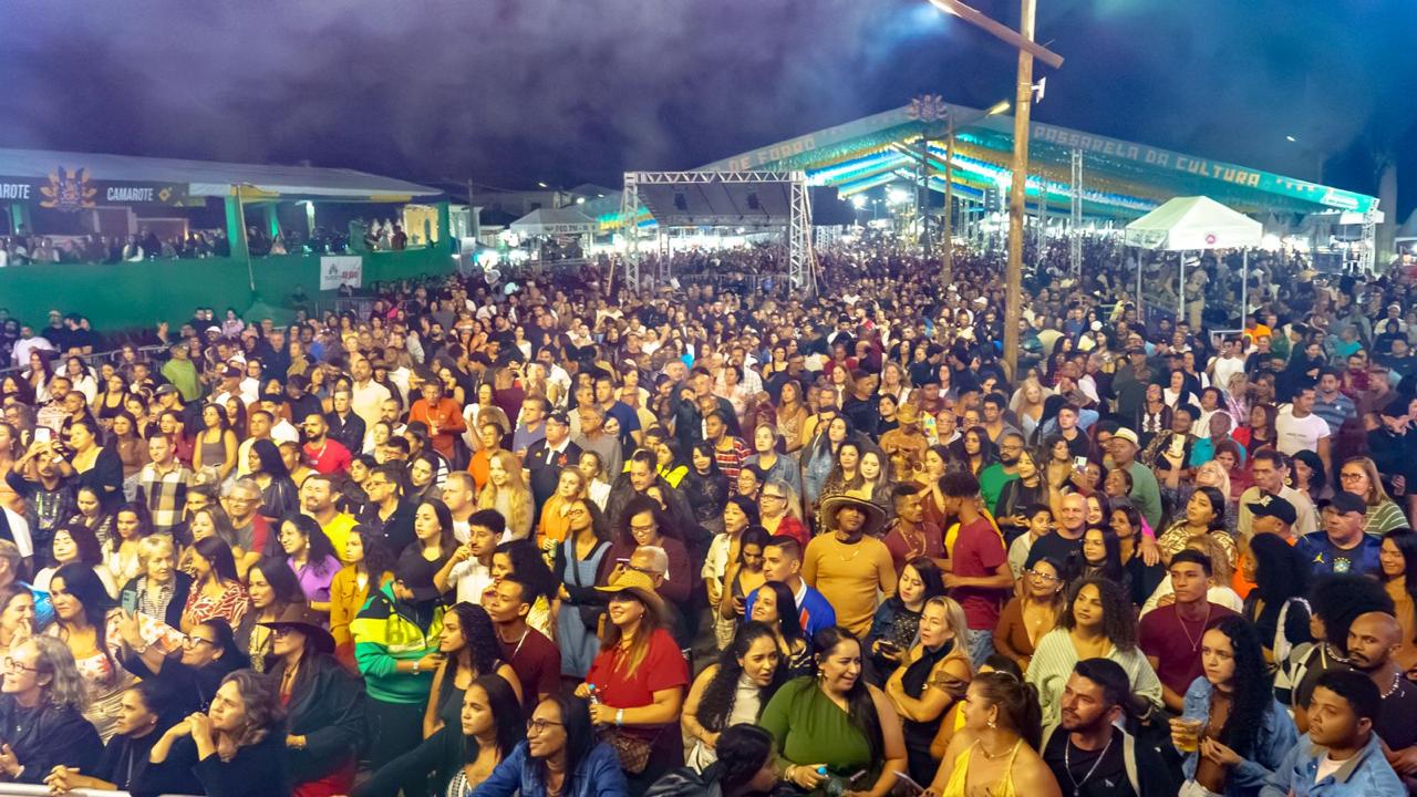 Segunda noite do São João de Porto Seguro esquenta o público com muito forró raíz e clima de romance 5