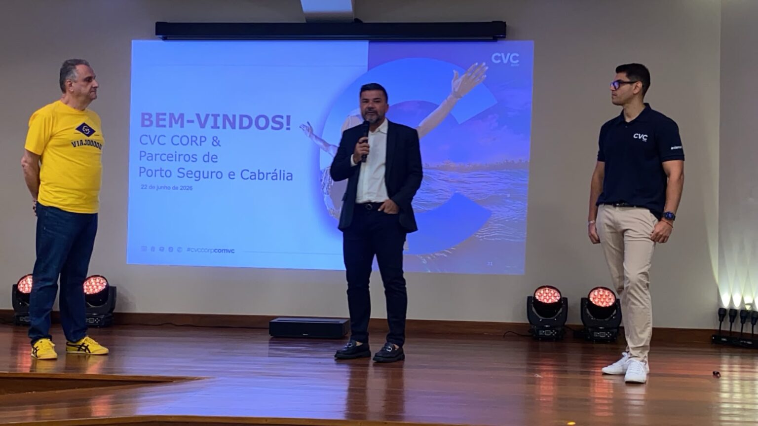 CVC Day reúne lideranças do turismo em Porto Seguro para troca de experiências e fortalecimento do setor CVC Day reúne lideranças do turismo em Porto Seguro para troca de experiências e fortalecimento do setor 7