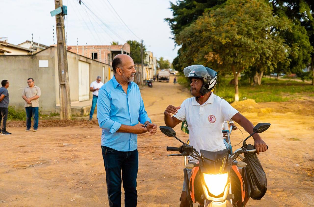 Prefeito Robério vistoria obras do Centro de Cirurgias Eletivas e pavimentações no Dinah Borges e Alto da Boa Vista 7