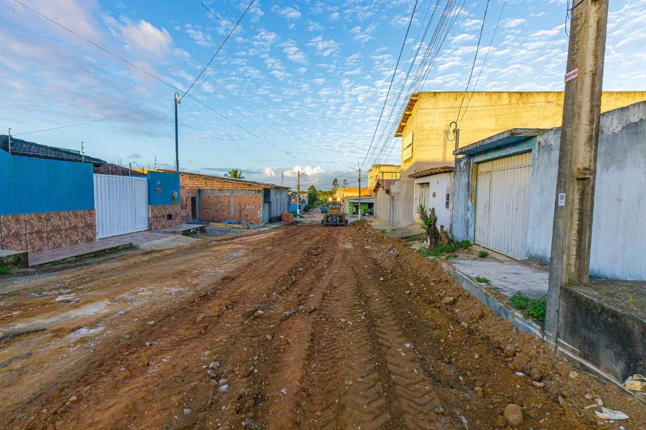 Prefeito Robério vistoria obras do Centro de Cirurgias Eletivas e pavimentações no Dinah Borges e Alto da Boa Vista 6