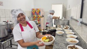 Prefeitura de Eunápolis fortalece a segurança alimentar com as Cozinhas Comunitárias Municipais Prefeitura de Eunápolis fortalece a segurança alimentar com as Cozinhas Comunitárias Municipais 1