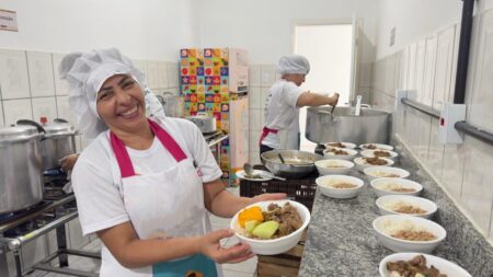Prefeitura de Eunápolis fortalece a segurança alimentar com as Cozinhas Comunitárias Municipais Prefeitura de Eunápolis fortalece a segurança alimentar com as Cozinhas Comunitárias Municipais 9