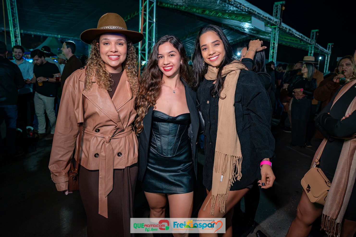 Calcinha Preta leva multidão e bate recorde de público na 29ª Festa do Freigasparense Ausente 11