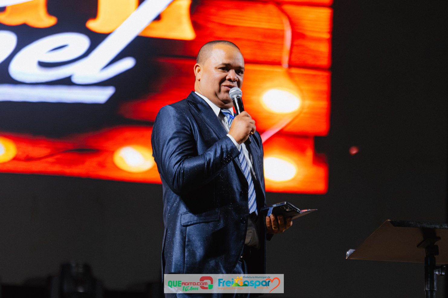 Alisson Santos leva muito louvor e adoração à Noite Gospel 2026 em Frei Gaspar 8