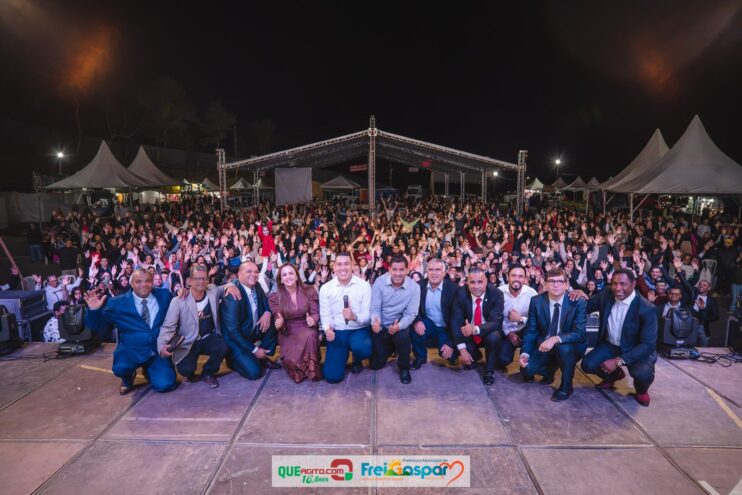 Alisson Santos leva muito louvor e adoração à Noite Gospel 2026 em Frei Gaspar 133