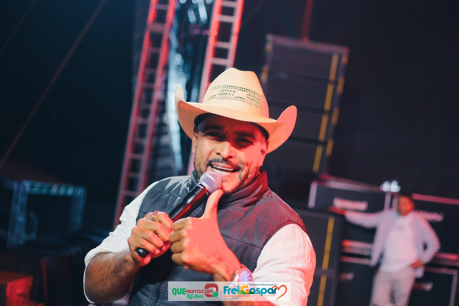 Bonde Sertanejo anima a noite de sexta-feira da 29ª Festa do Freigasparense Ausente 6
