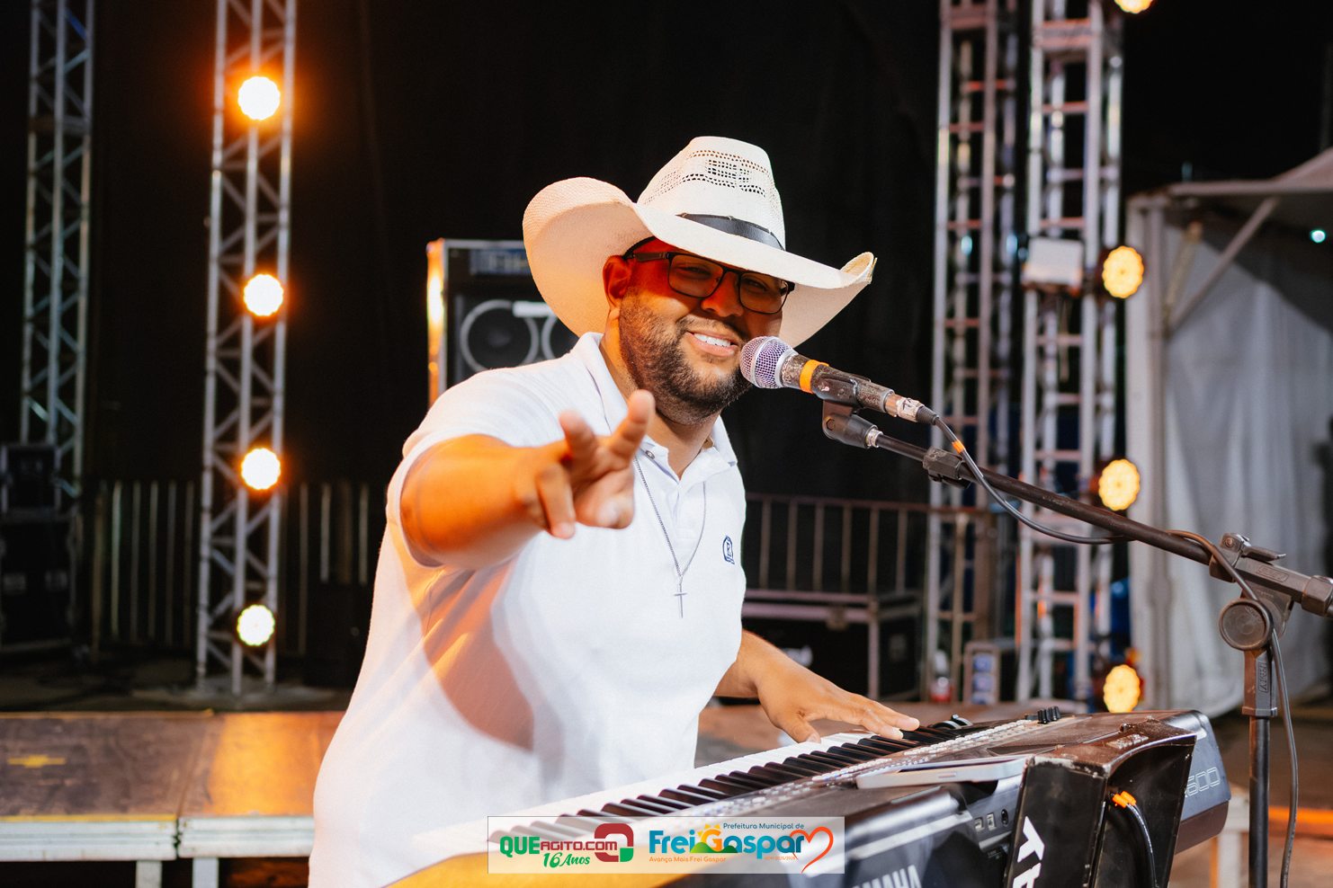 Bonde Sertanejo anima a noite de sexta-feira da 29ª Festa do Freigasparense Ausente 10