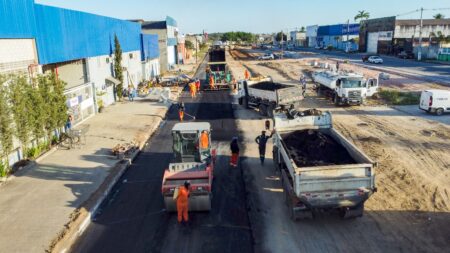 Prefeitura de Eunápolis comemora avanço do Semi-anel Viário com publicação do contrato para execução da obra 125